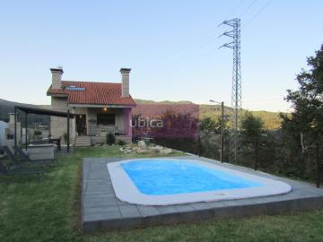 C005350 Venta de casas/chalet con piscina y terraza en Tui Población