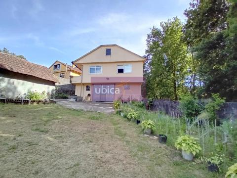 C005387 Venta de casa con terraza en Ponteareas Población