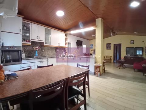 C005387 Venta de casa con terraza en Ponteareas Población