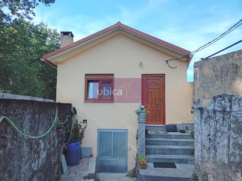 C005387 Venta de casa con terraza en Ponteareas Población