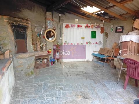 C005387 Venta de casa con terraza en Ponteareas Población