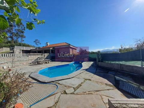 C005411 Venta de casa con piscina y terraza en Entenza (Salceda de Caselas)