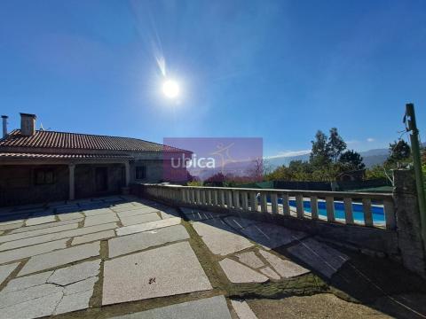 C005411 Venta de casa con piscina y terraza en Entenza (Salceda de Caselas)