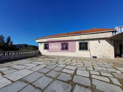 C005411 Venta de casa con piscina y terraza en Entenza (Salceda de Caselas)