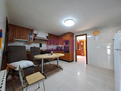C005411 Venta de casa con piscina y terraza en Entenza (Salceda de Caselas)