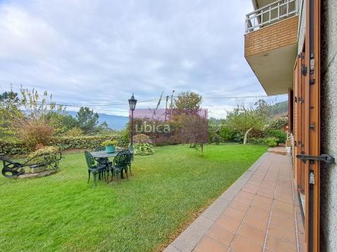 C005419 Venta de casa con terraza en O Porriño Población