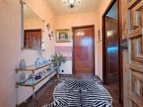 C005419 Venta de casa con terraza en O Porriño Población