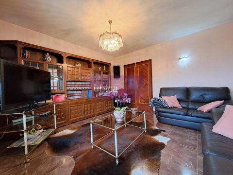C005419 Venta de casa con terraza en O Porriño Población