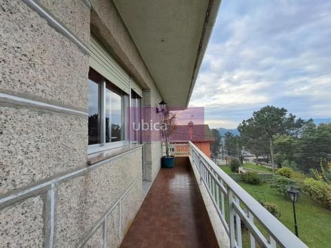 C005419 Venta de casa con terraza en O Porriño Población