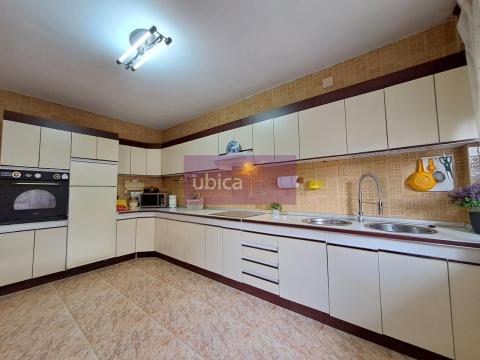 C005419 Venta de casa con terraza en O Porriño Población