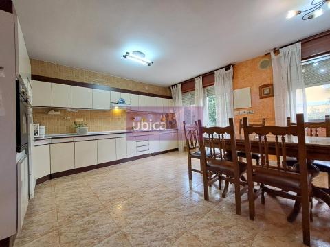 C005419 Venta de casa con terraza en O Porriño Población