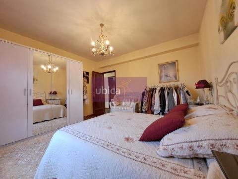 C005419 Venta de casa con terraza en O Porriño Población
