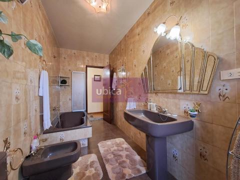C005419 Venta de casa con terraza en O Porriño Población
