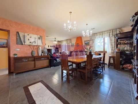 C005419 Venta de casa con terraza en O Porriño Población