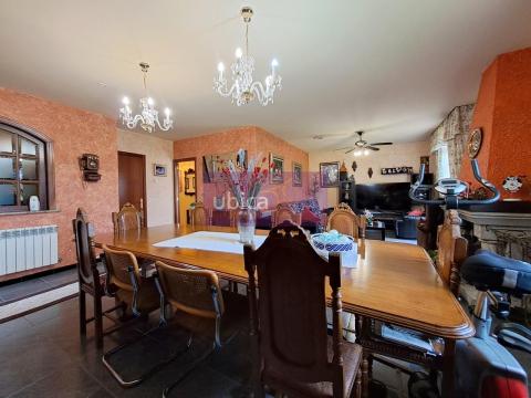 C005419 Venta de casa con terraza en O Porriño Población
