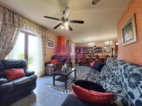 C005419 Venta de casa con terraza en O Porriño Población