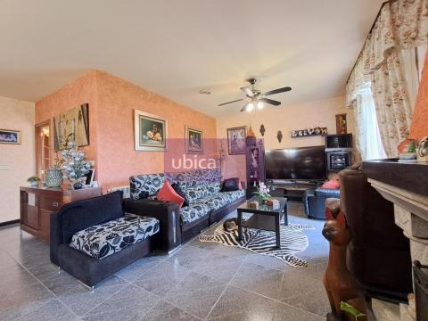 C005419 Venta de casa con terraza en O Porriño Población