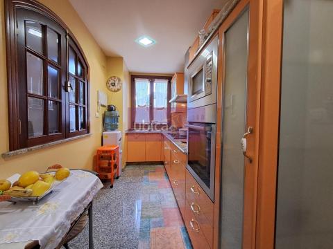 C005419 Venta de casa con terraza en O Porriño Población