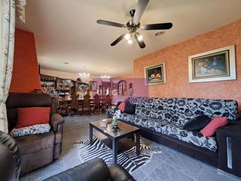 C005419 Venta de casa con terraza en O Porriño Población