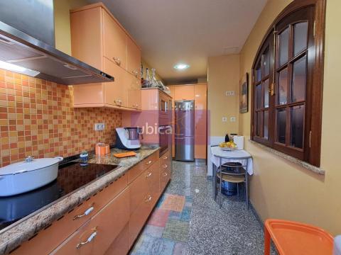 C005419 Venta de casa con terraza en O Porriño Población