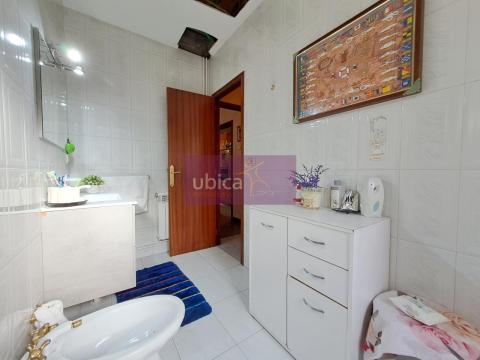 C005419 Venta de casa con terraza en O Porriño Población