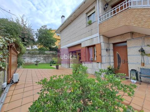 C005419 Venta de casa con terraza en O Porriño Población