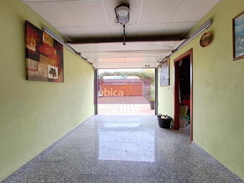 C005419 Venta de casa con terraza en O Porriño Población