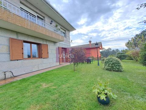C005419 Venta de casa con terraza en O Porriño Población