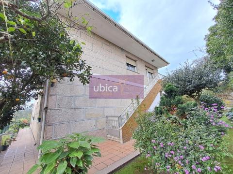 C005419 Venta de casa con terraza en O Porriño Población