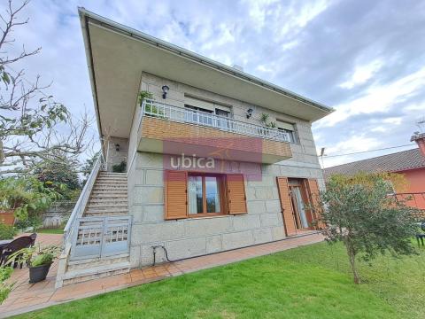 C005419 Venta de casa con terraza en O Porriño Población