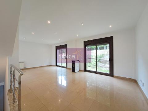 C005167 Venta de casa con terraza en A Picoña (Salceda de Caselas)