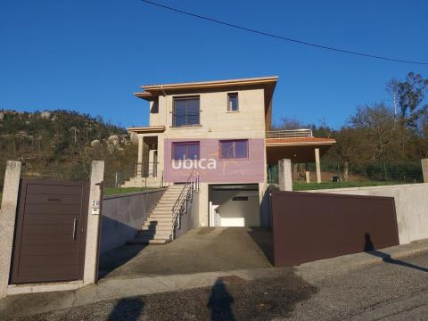 C005167 Venta de casa con terraza en A Picoña (Salceda de Caselas)
